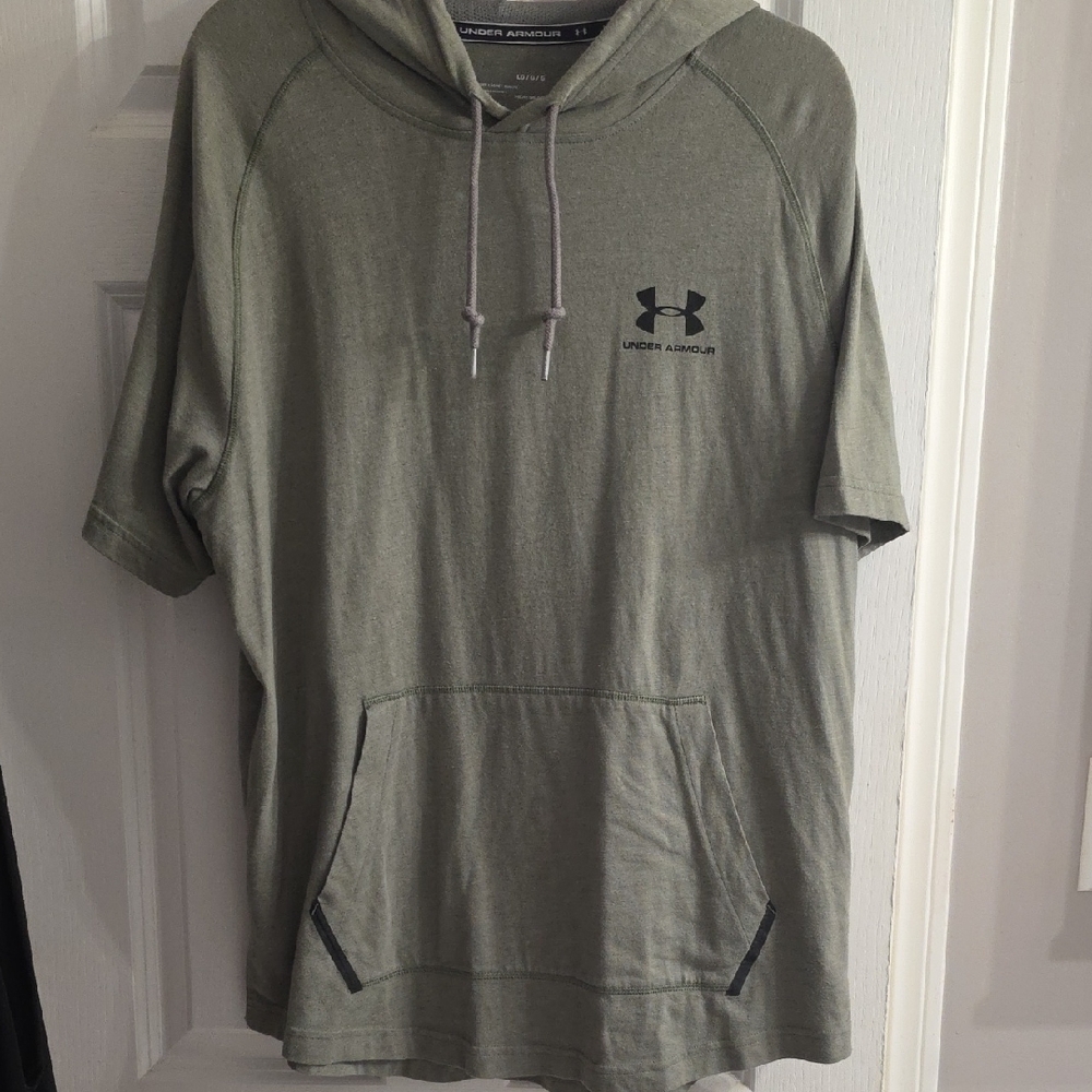 Under Armour Men's Green Short Sleeve Hoodie